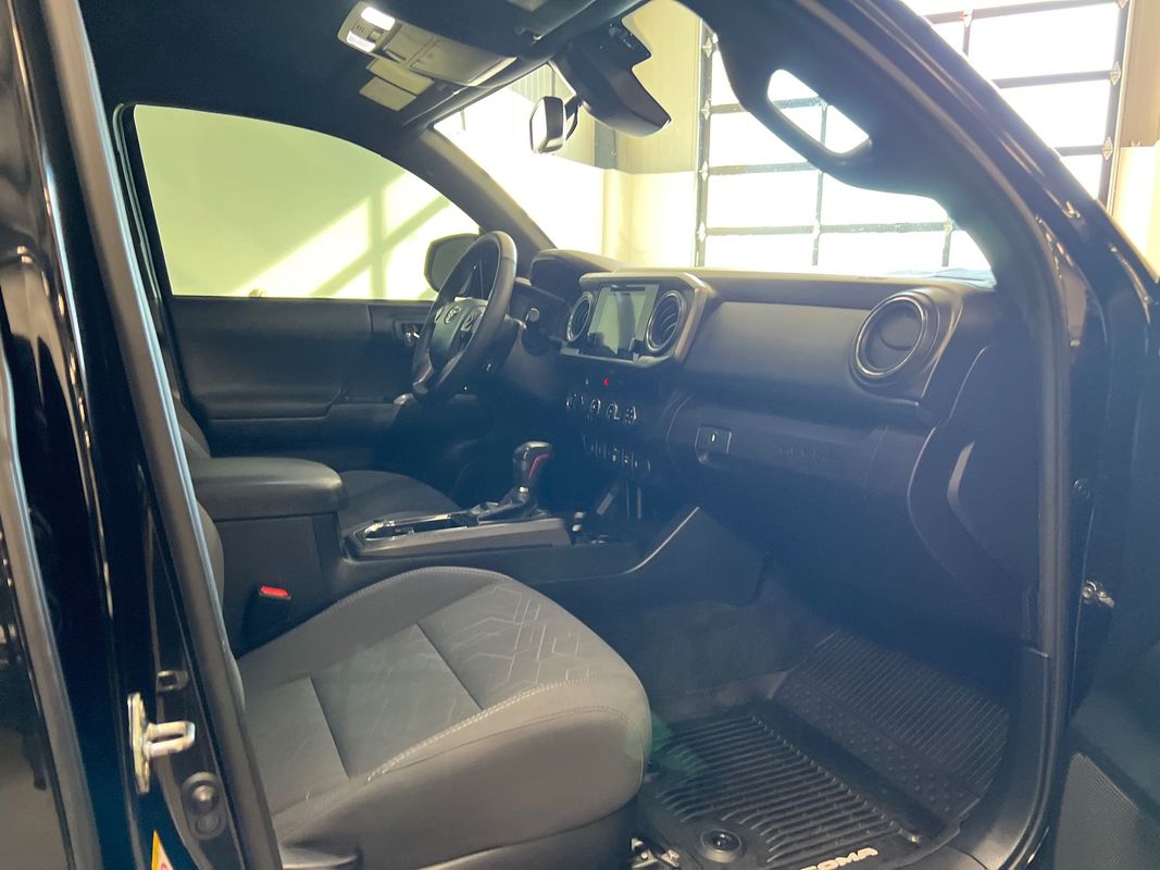 Vehicle image 98 of 113