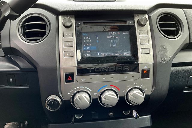 Vehicle image 29 of 32