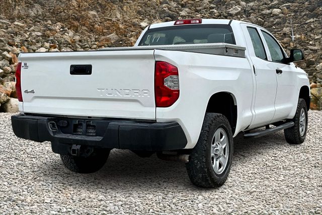 Vehicle image 4 of 32
