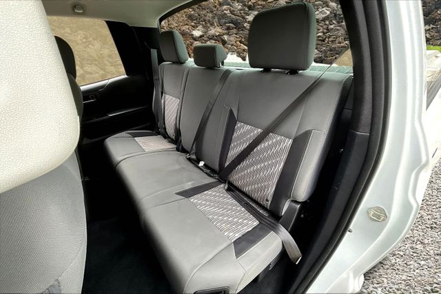 Vehicle image 24 of 32