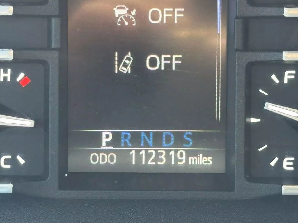 Vehicle image 18 of 26