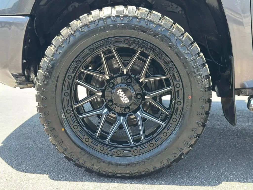 Vehicle image 9 of 26