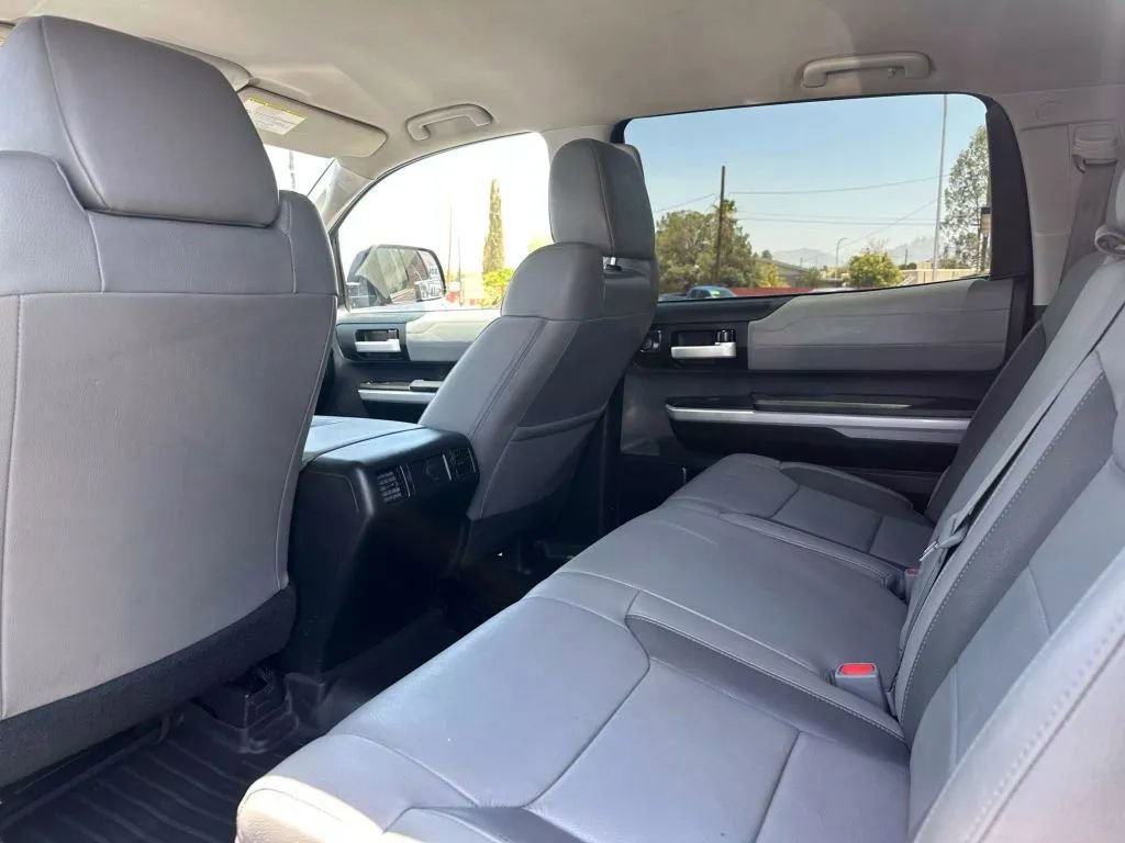 Vehicle image 11 of 26