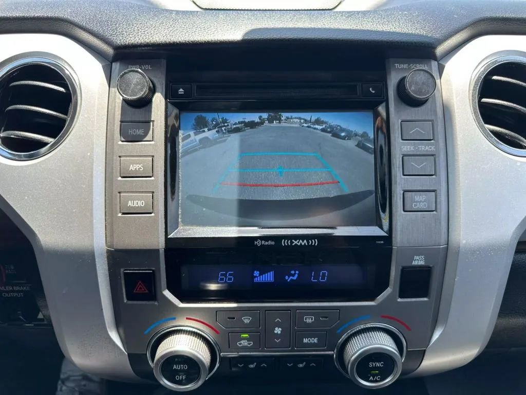 Vehicle image 19 of 26