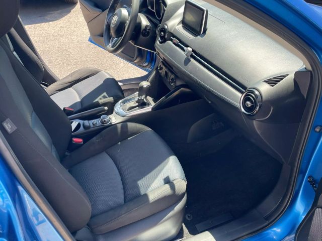 Vehicle image 12 of 14