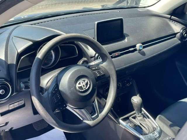 Vehicle image 13 of 14