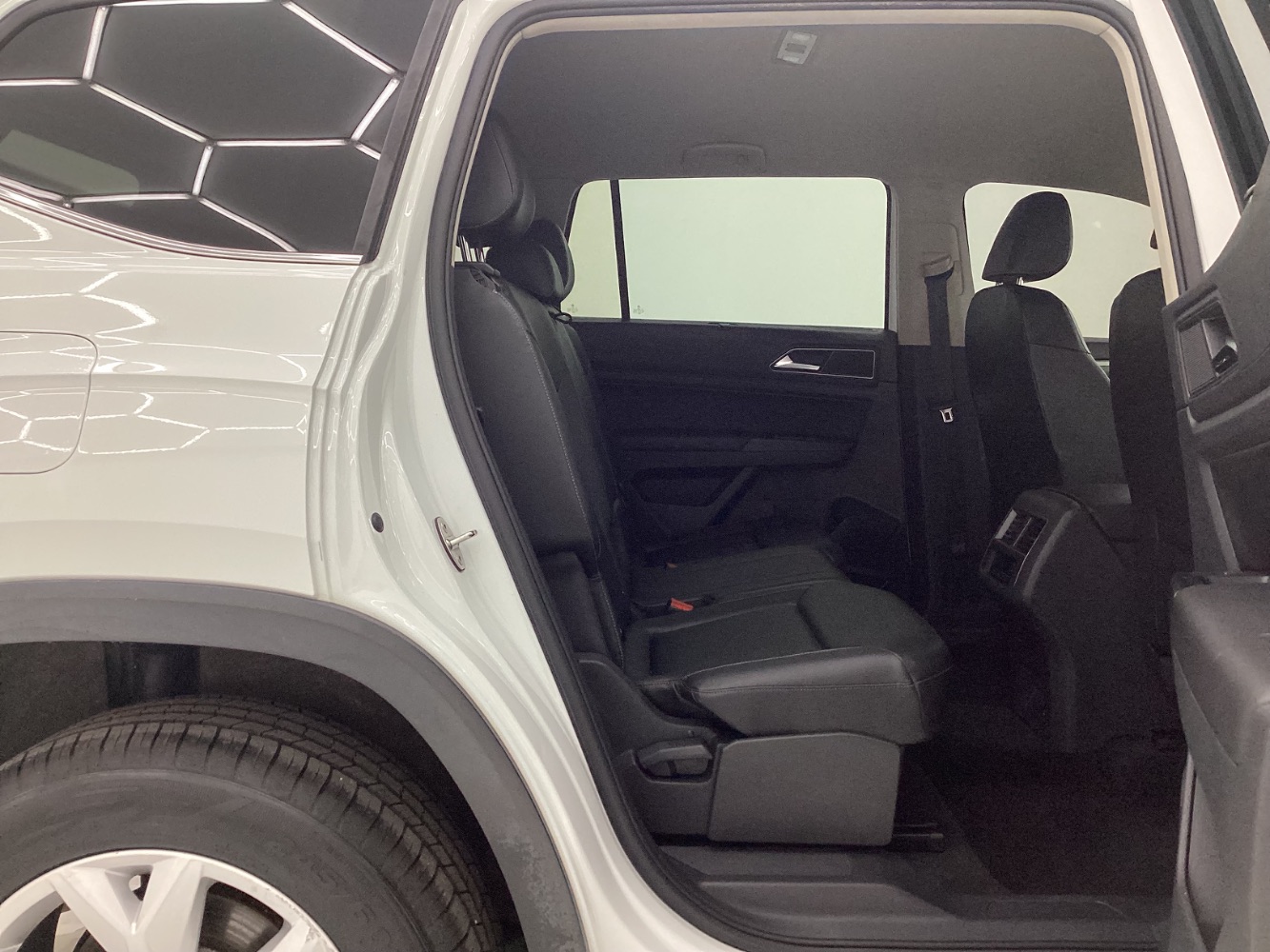 2018 Volkswagen Atlas 2.0T SE Technology Image 22 of 50