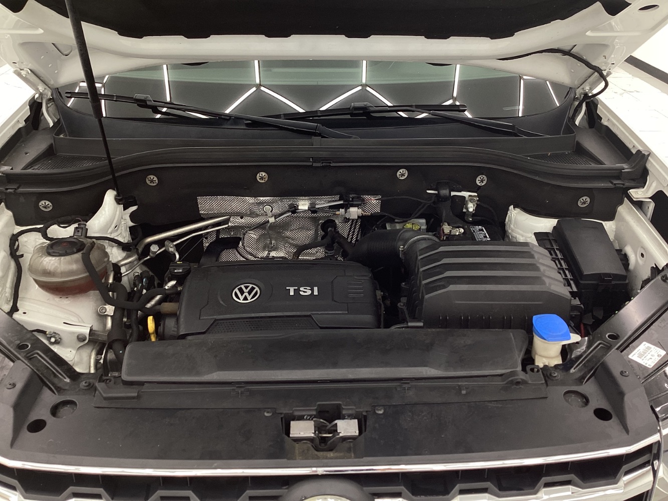 2018 Volkswagen Atlas 2.0T SE Technology Image 9 of 50