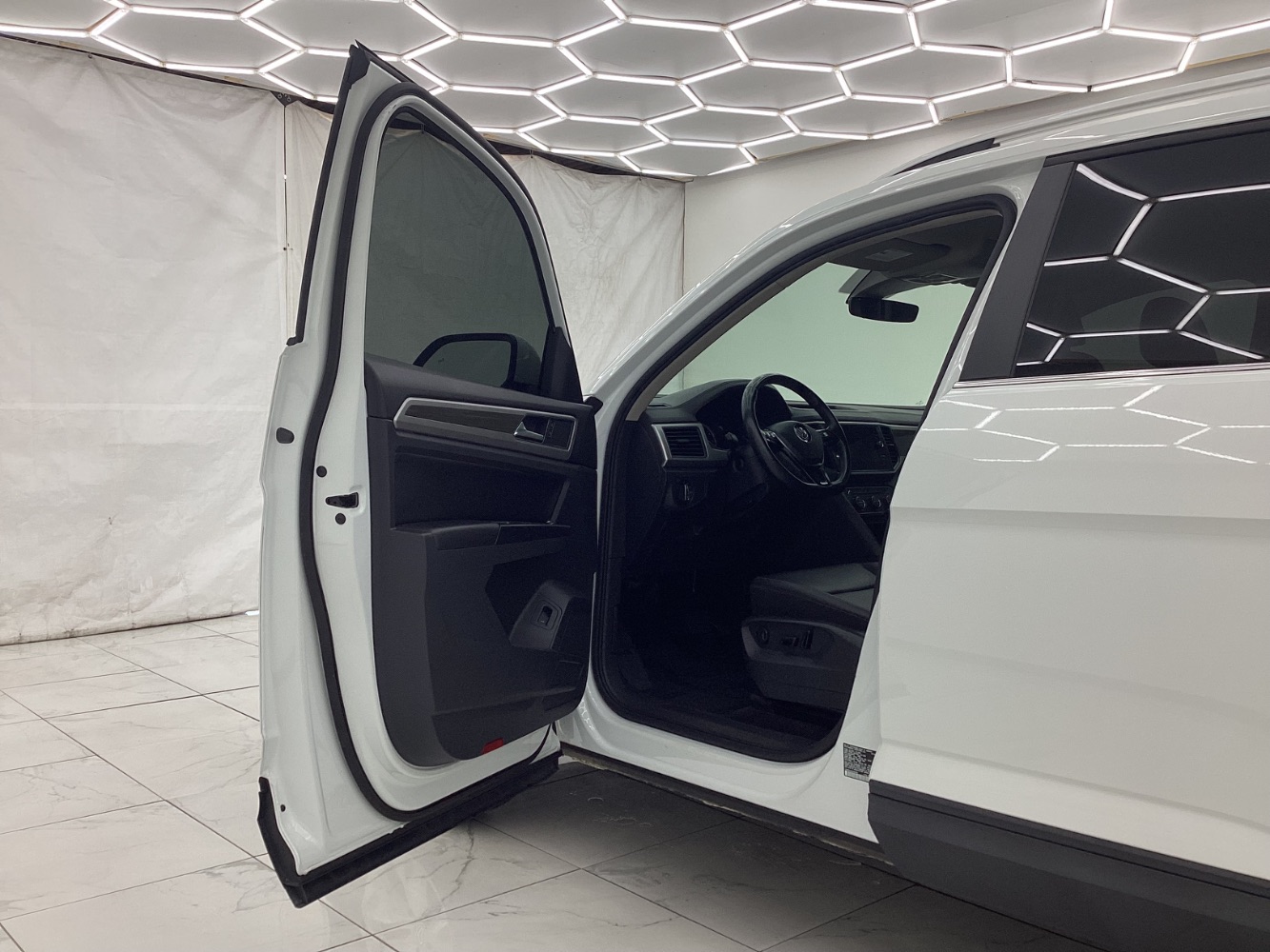 2018 Volkswagen Atlas 2.0T SE Technology Image 45 of 50