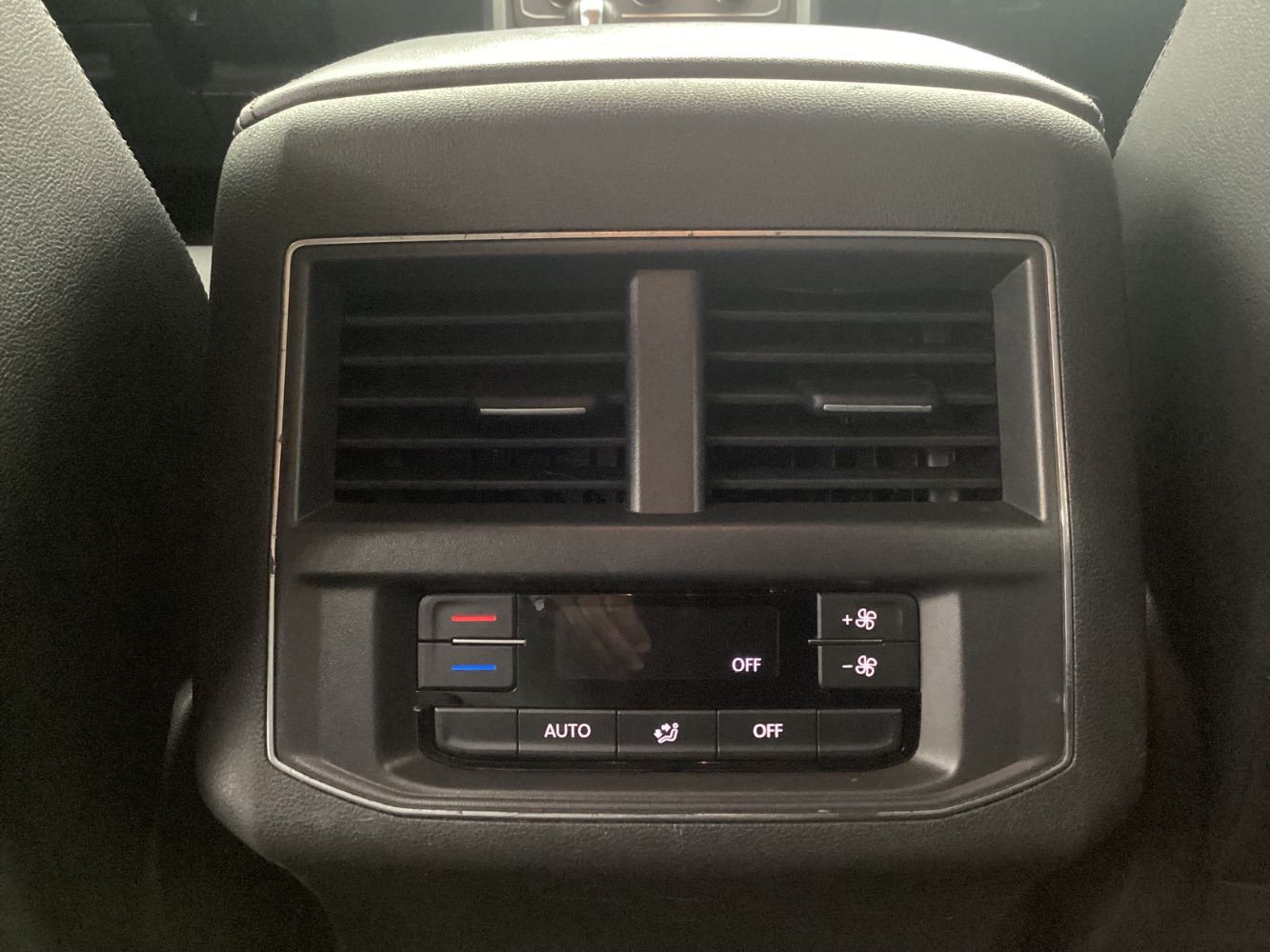 2018 Volkswagen Atlas 2.0T SE Technology Image 33 of 50