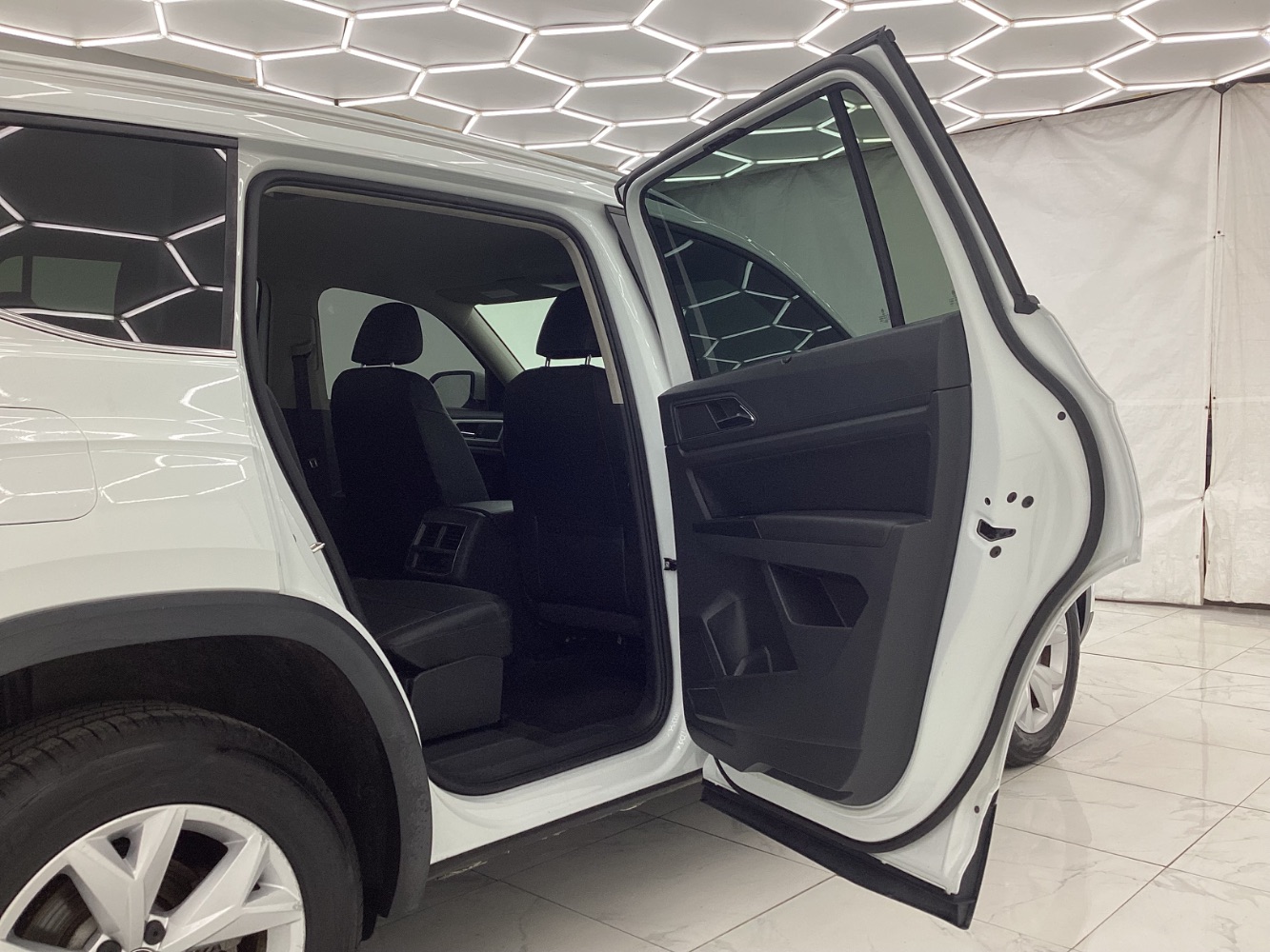 2018 Volkswagen Atlas 2.0T SE Technology Image 41 of 50
