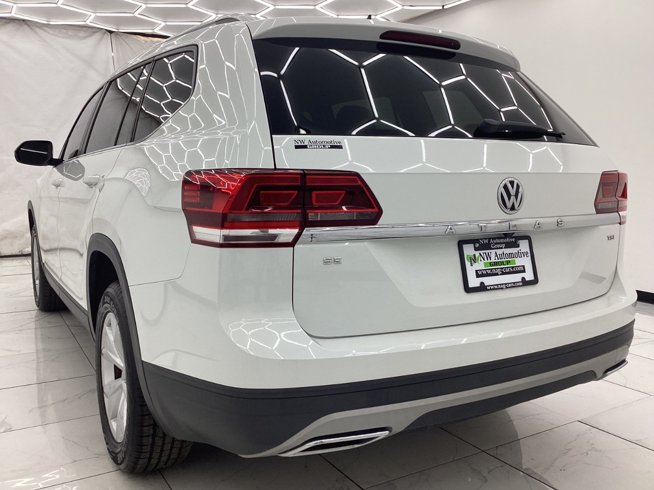 2018 Volkswagen Atlas 2.0T SE Technology Image 8 of 50