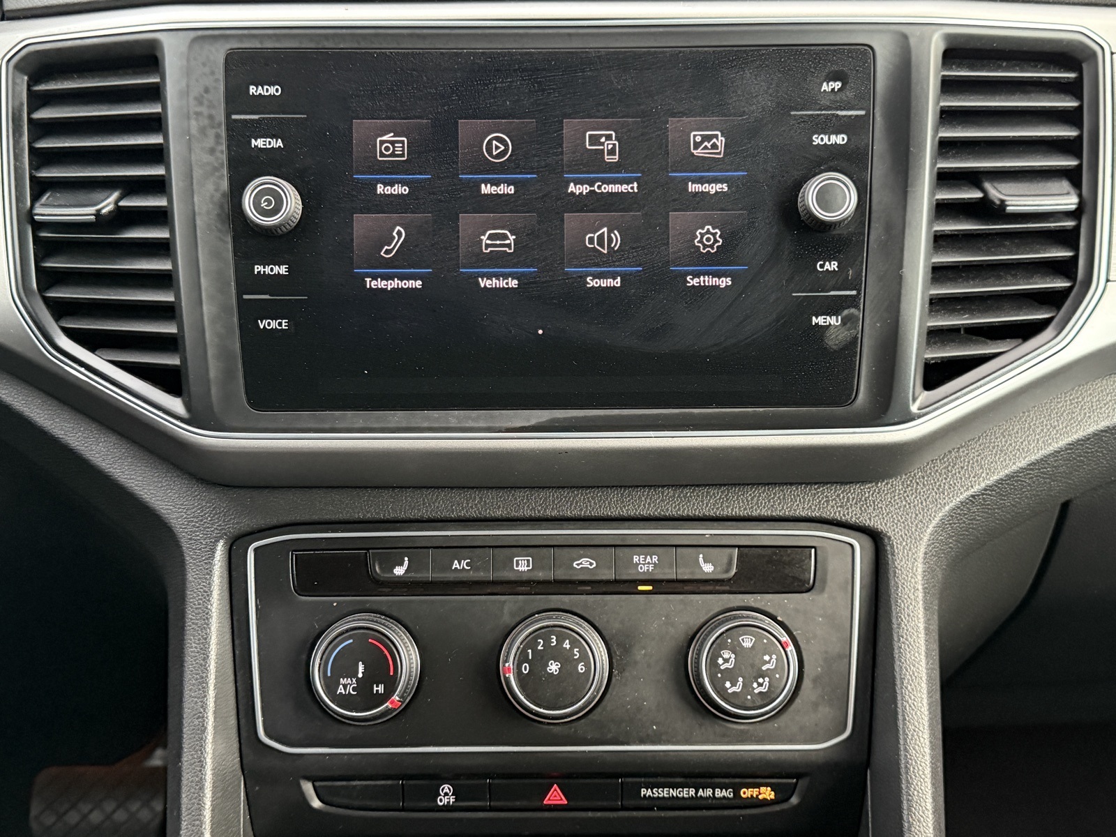 2018 Volkswagen Atlas 3.6L V6 SE Image 28 of 50