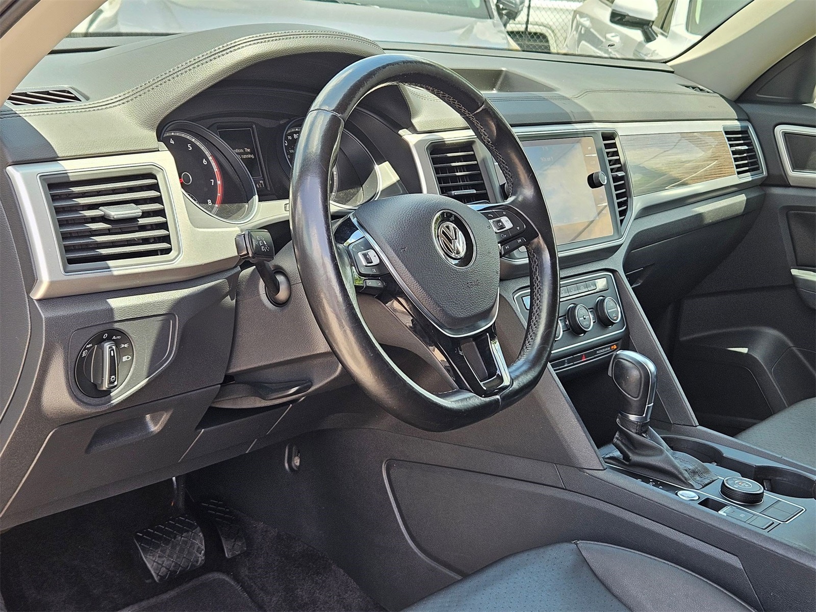 Vehicle image 18 of 30