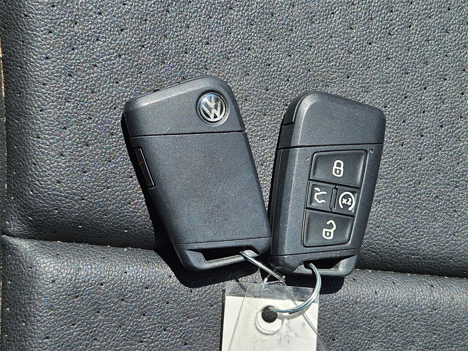 Vehicle image 26 of 30