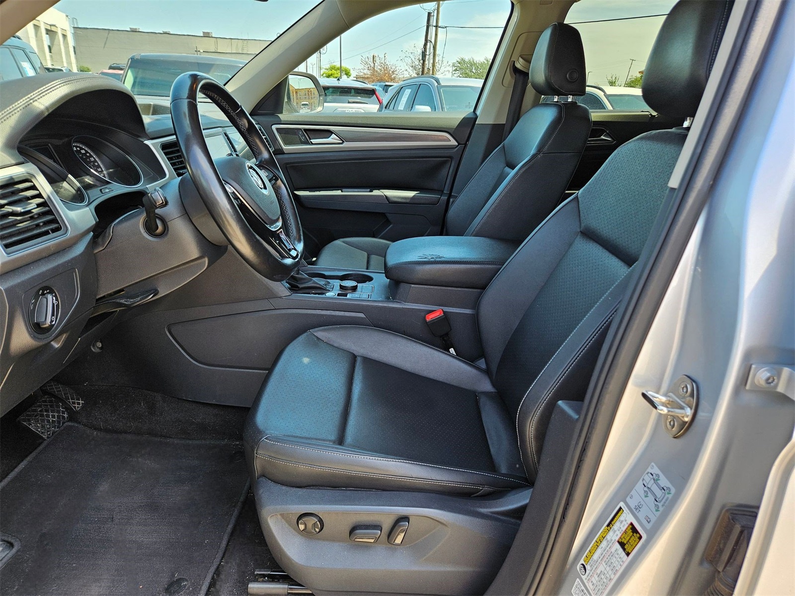 Vehicle image 16 of 30