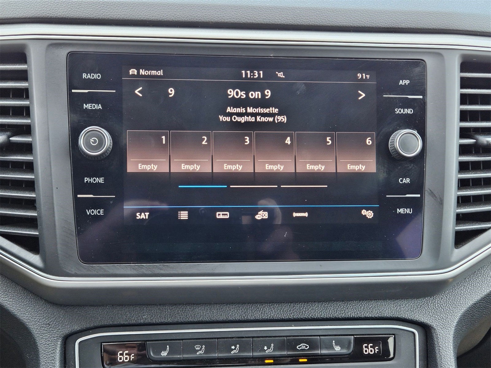 Vehicle image 22 of 30