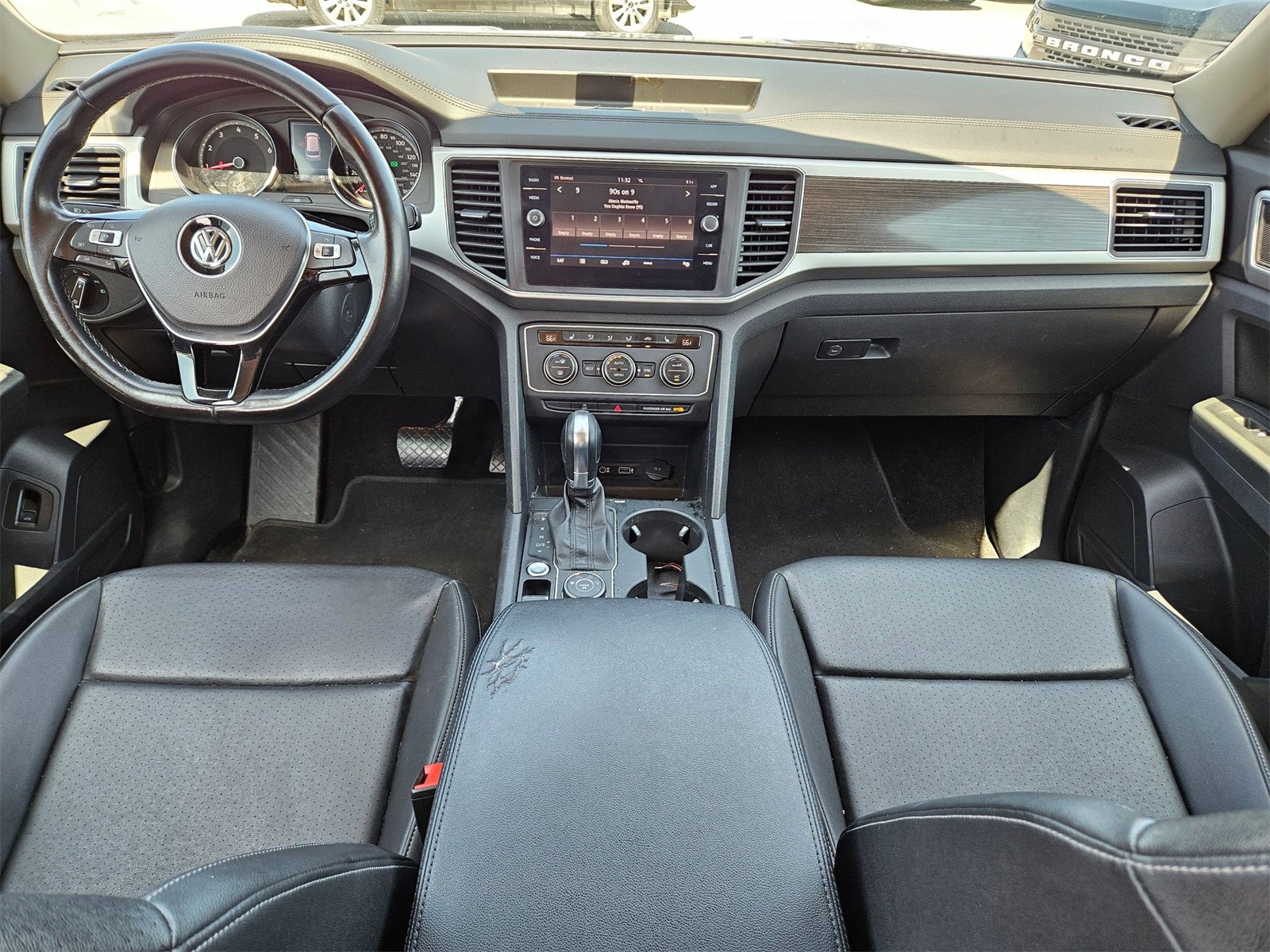 Vehicle image 19 of 30