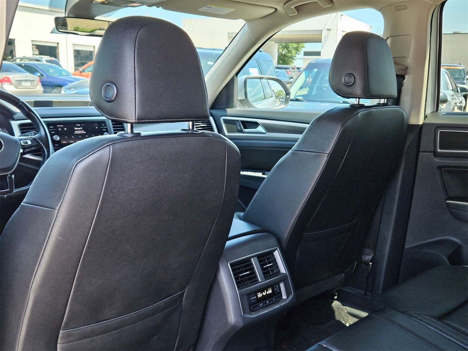 Vehicle image 17 of 30