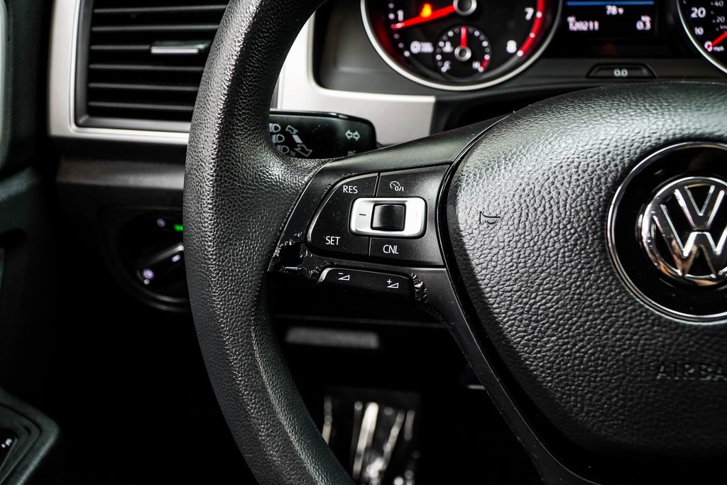 2018 Volkswagen Atlas 3.6L V6 S Image 21 of 44