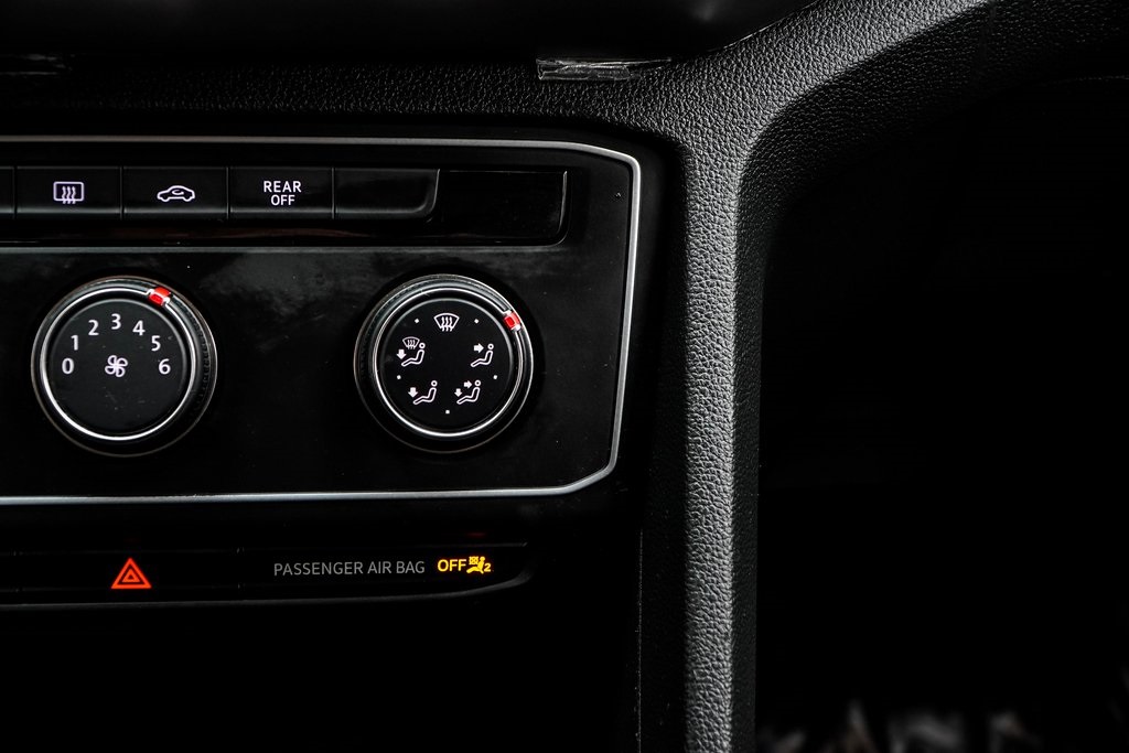Vehicle image 33 of 43