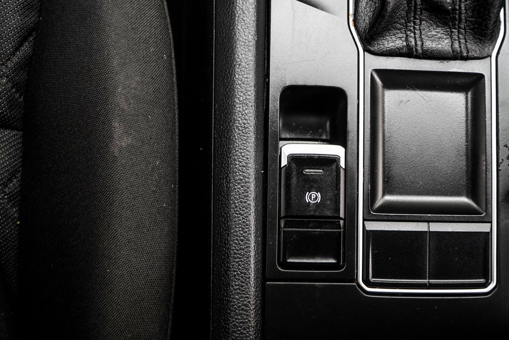 Vehicle image 36 of 43