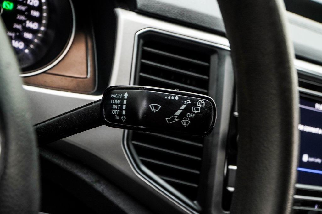 Vehicle image 41 of 43