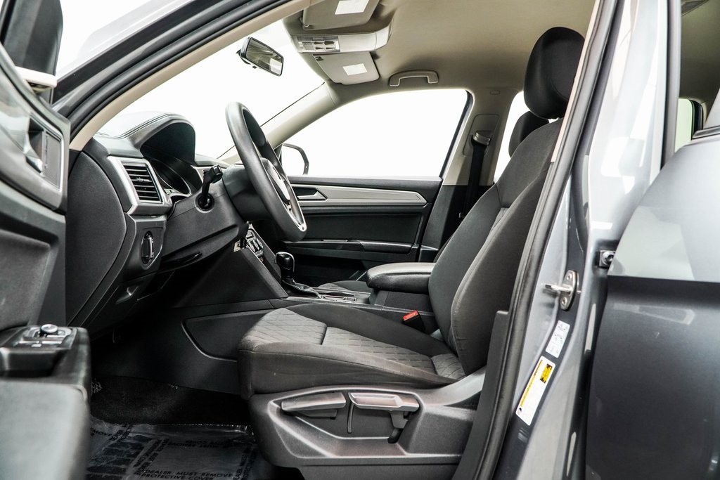 Vehicle image 14 of 43