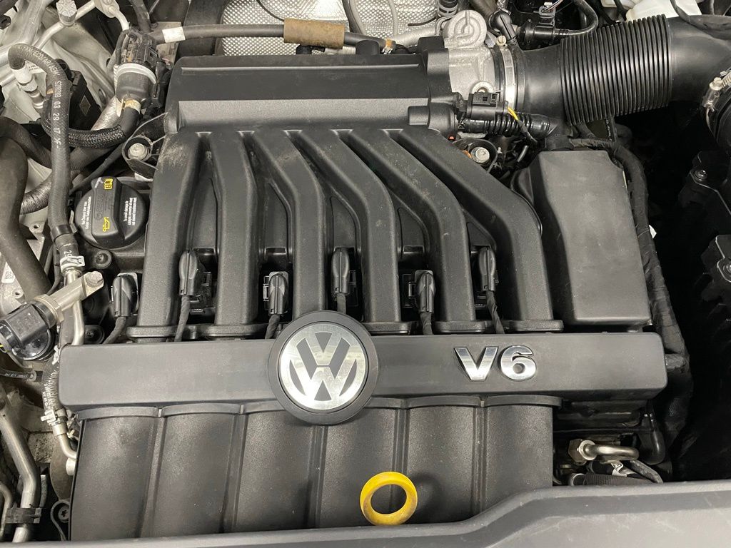 2018 Volkswagen Atlas 3.6L V6 S Image 2 of 27