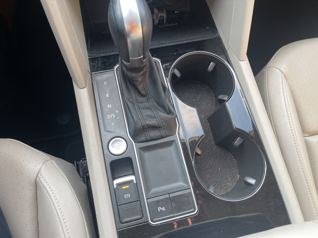 Vehicle image 11 of 14