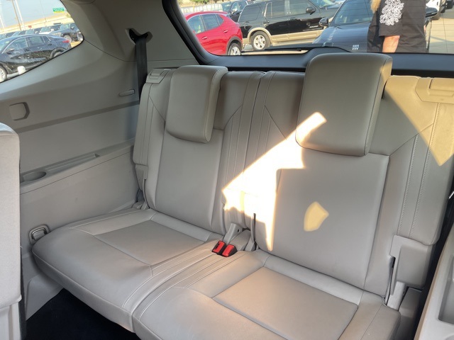 Vehicle image 6 of 14