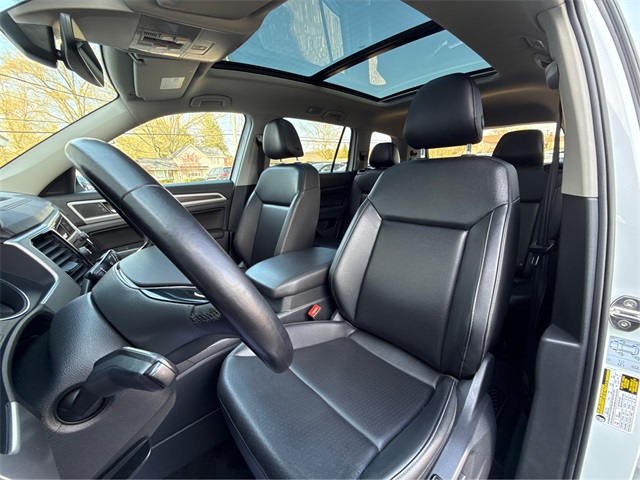 Vehicle image 14 of 37