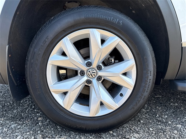 Vehicle image 10 of 37