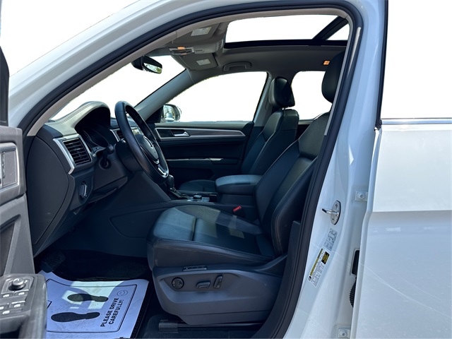 Vehicle image 15 of 37