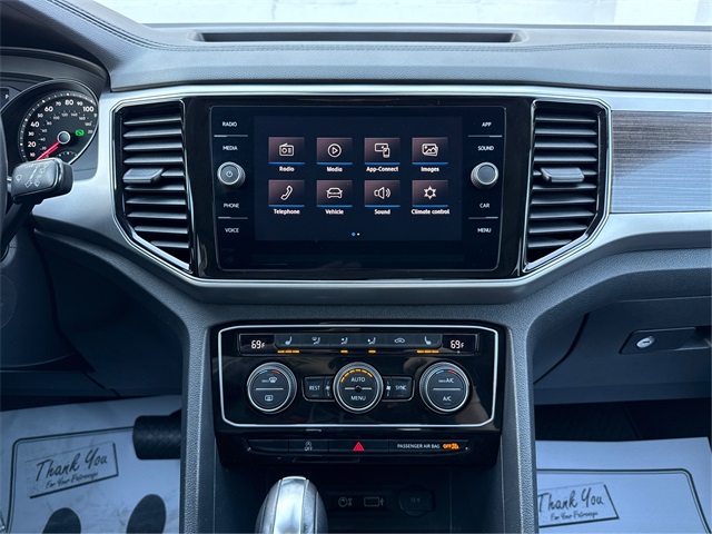 Vehicle image 25 of 37