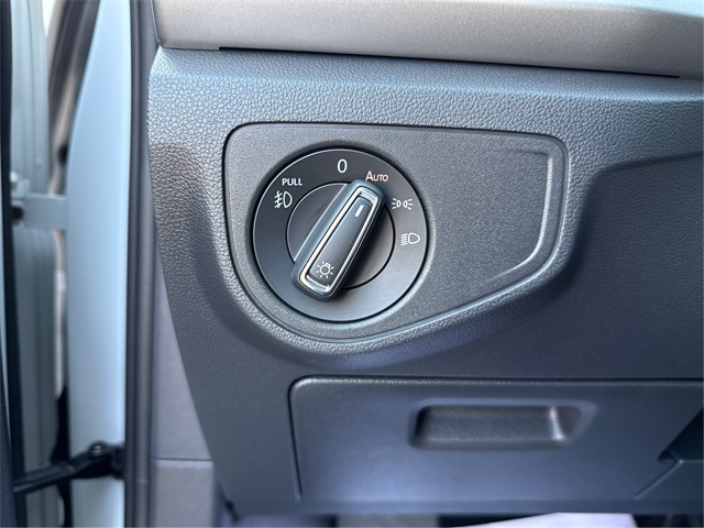 Vehicle image 35 of 37