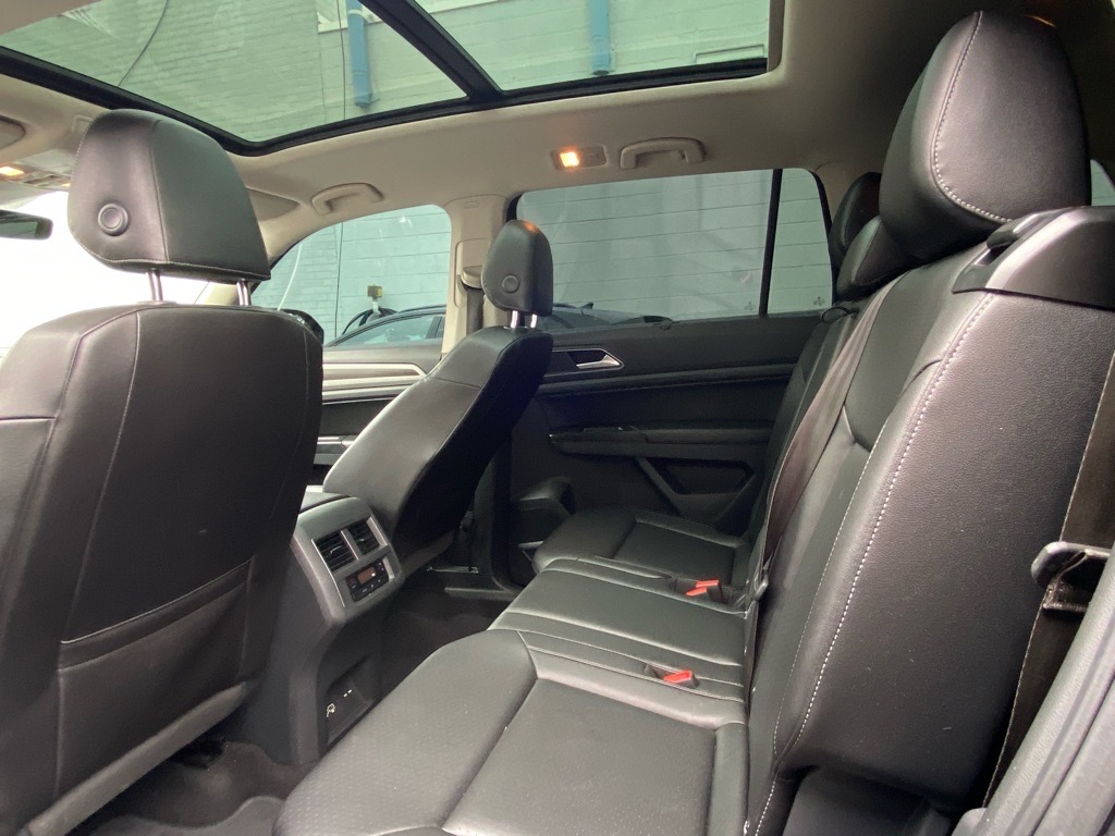 2018 Volkswagen Atlas 3.6L V6 SEL Image 3 of 19