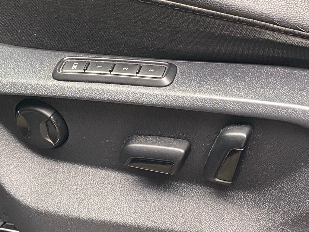 2018 Volkswagen Atlas 3.6L V6 SEL Image 11 of 19