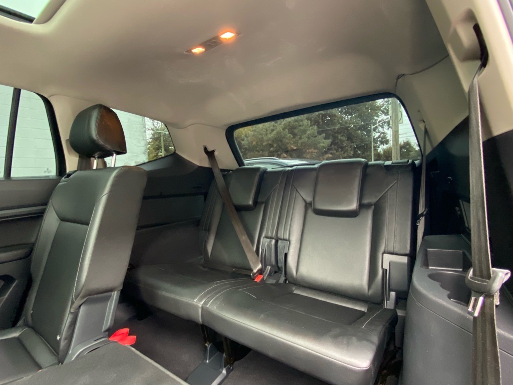 2018 Volkswagen Atlas 3.6L V6 SEL Image 2 of 19