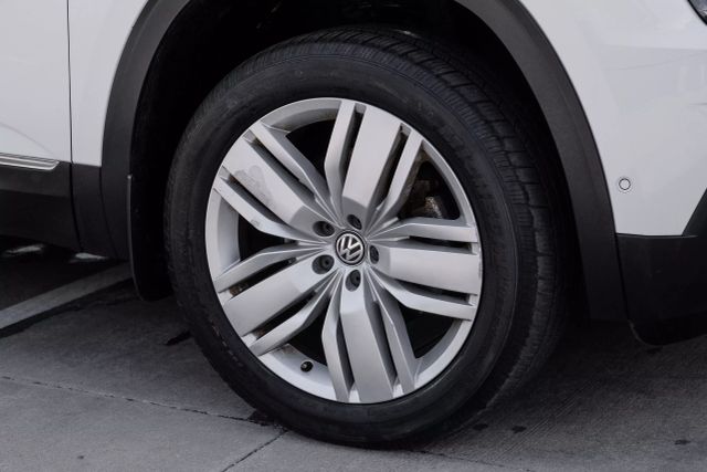 2018 Volkswagen Atlas 3.6L V6 SEL Premium Image 8 of 26
