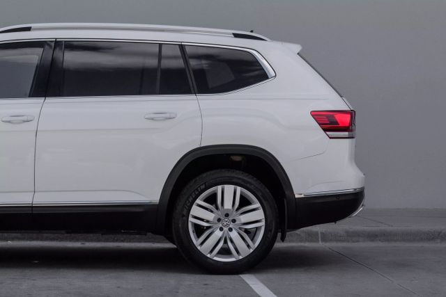 2018 Volkswagen Atlas 3.6L V6 SEL Premium Image 3 of 26