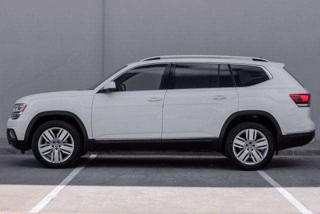 2018 Volkswagen Atlas 3.6L V6 SEL Premium Image 2 of 26