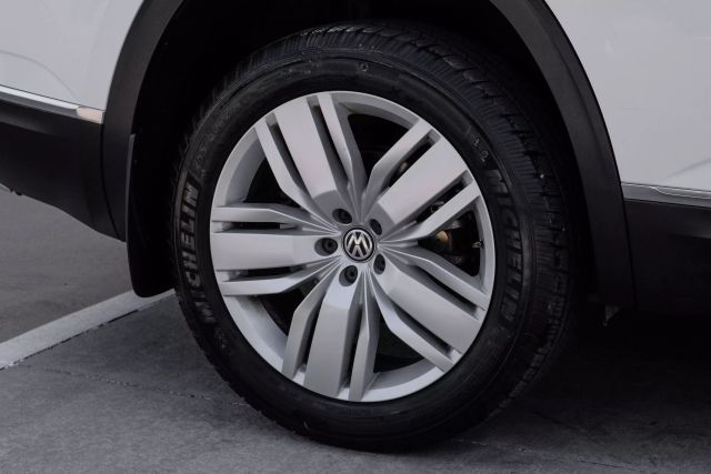 2018 Volkswagen Atlas 3.6L V6 SEL Premium Image 6 of 26