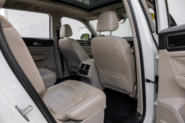 2018 Volkswagen Atlas 3.6L V6 SEL Premium Image 11 of 26