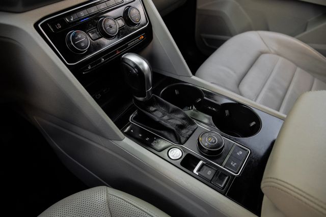 2018 Volkswagen Atlas 3.6L V6 SEL Premium Image 18 of 26