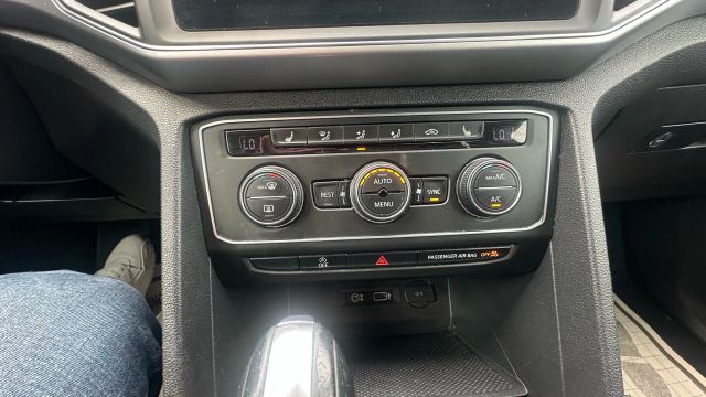 2018 Volkswagen Atlas 3.6L V6 SE Technology Image 21 of 35