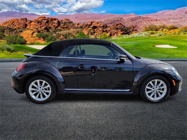 2018 Volkswagen Beetle S Image 4 of 24