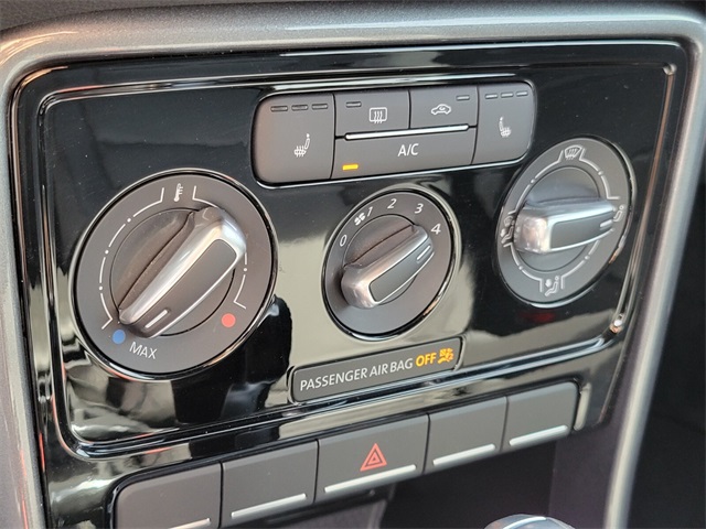 2018 Volkswagen Beetle S Image 23 of 24