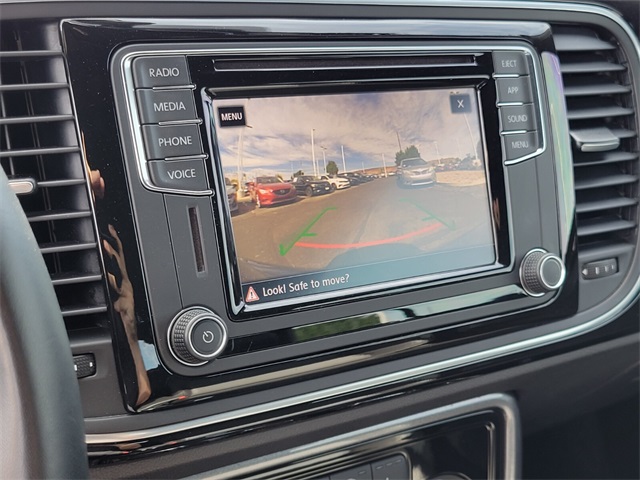 2018 Volkswagen Beetle S Image 18 of 24