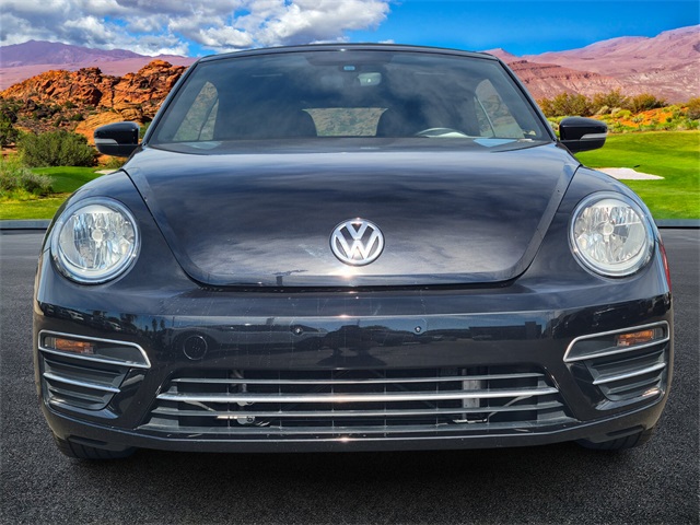 2018 Volkswagen Beetle S Image 2 of 24